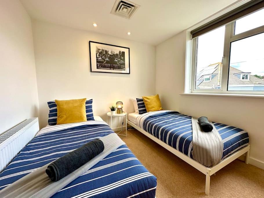 Stunning Panoramic Sea View Beach Location - Sleeps Up To 4 People - Free Parking - The Best Beach! - Great Location - Fast Wifi - Smart Tv - Newly Decorated - Sleeps Up To 4! Close To Bournemouth & Poole Town Centre & Sandbanks Экстерьер фото
